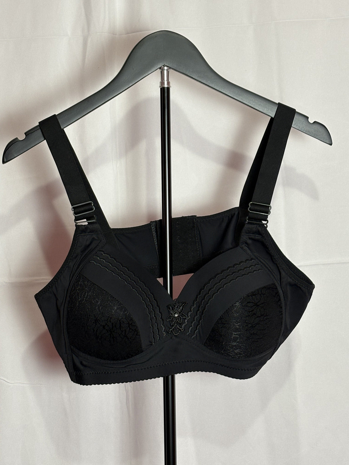 Black Lace Push Up Bra Size 46/105 Padded Adjustable Straps Plus Size