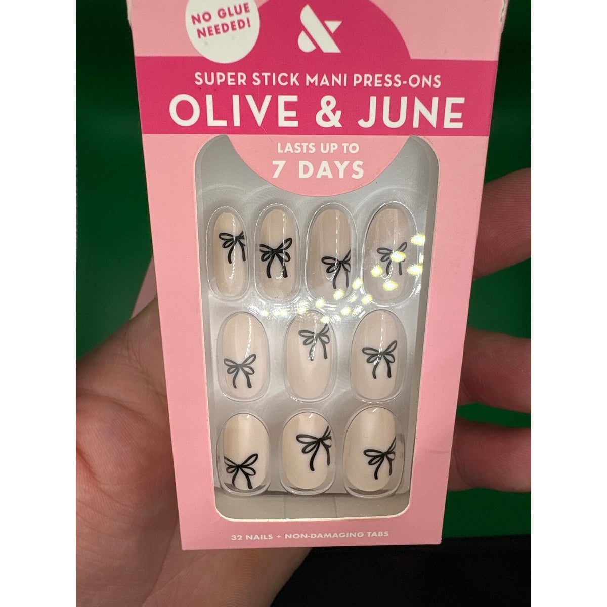 Olive & June Nail Bundle Press-On Nails & Cuticle Oil 4 Piece Set New — photo 4
