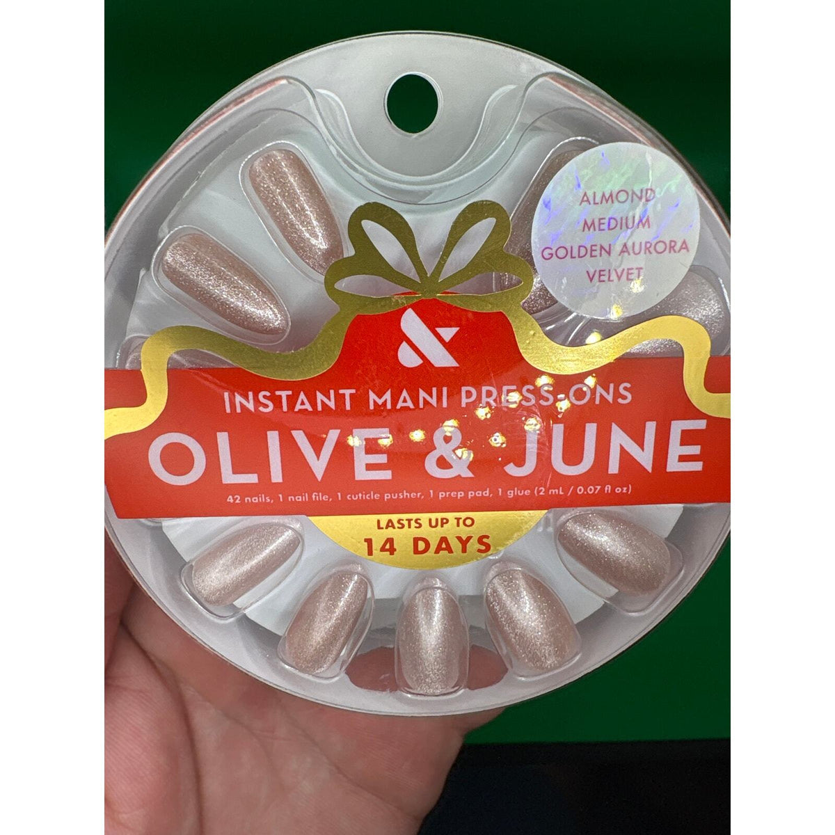 Olive & June Nail Bundle Press-On Nails & Cuticle Oil 4 Piece Set New — photo 5