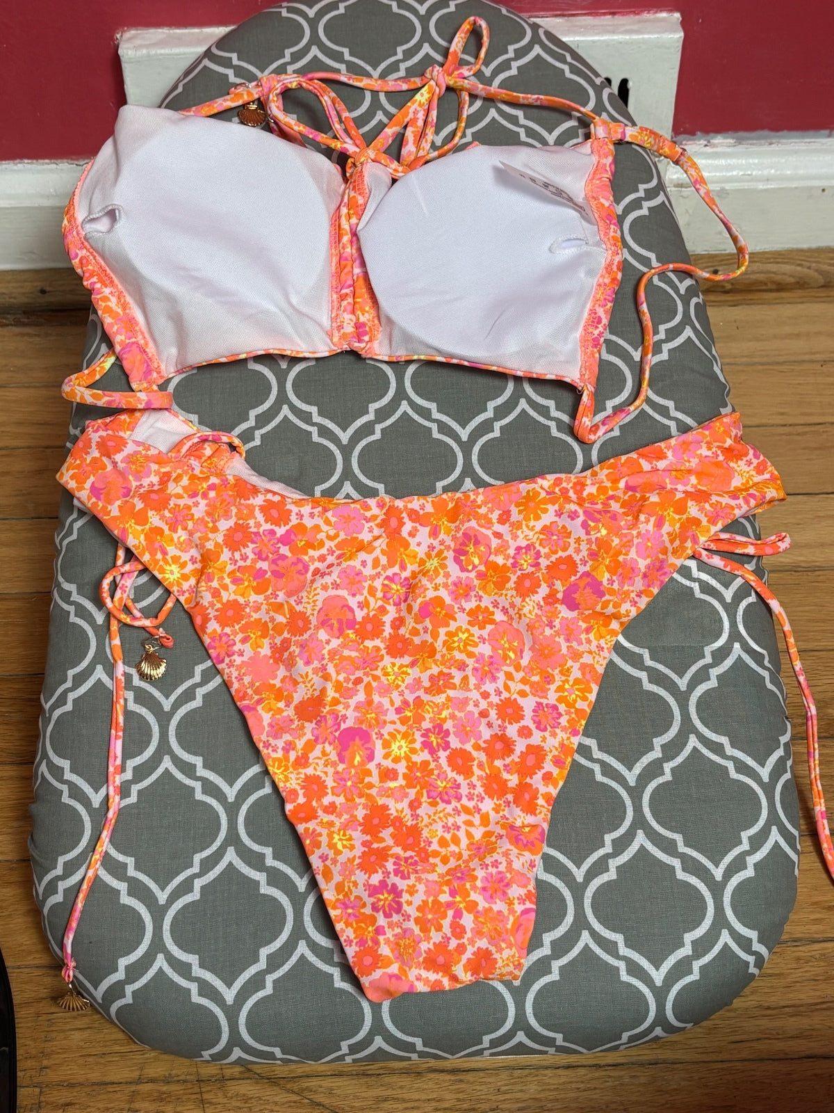 SHEIN Swim Women’s M Orange Pink Floral 2 Piece Bikini Shell Charm Tie NWT — photo 3