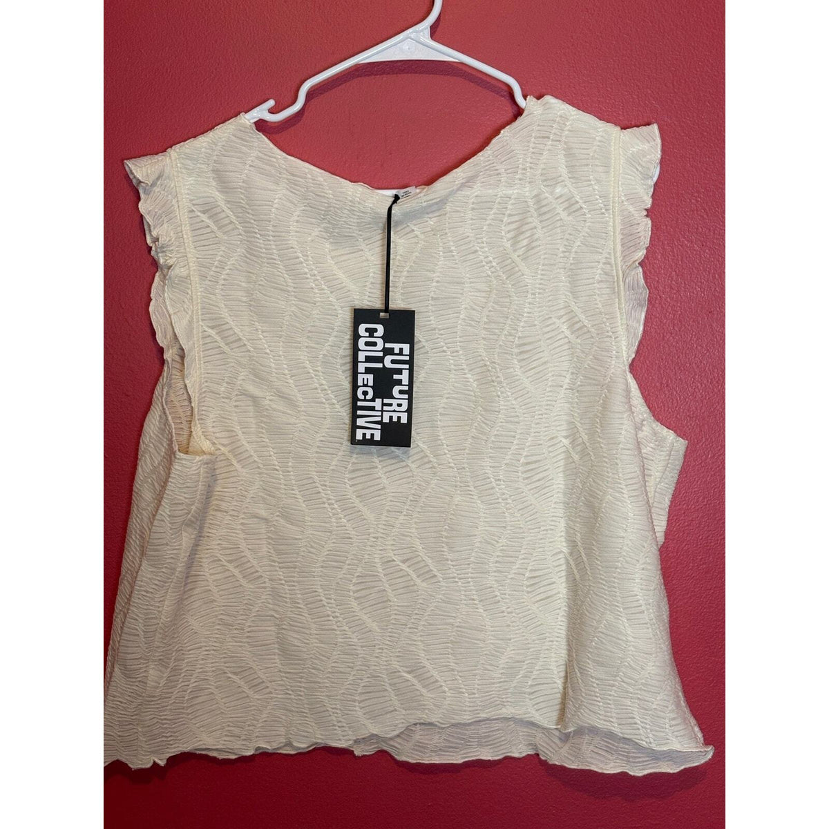 Future Collective Women’s 2X Cream Textured Sleeveless Ruffle Top Blouse NWT — photo 4