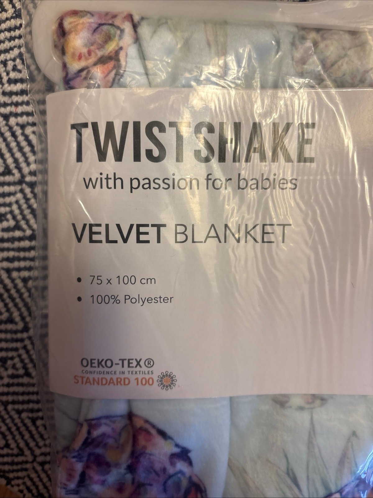 TwistShake Velvet Baby Blanket — photo 4