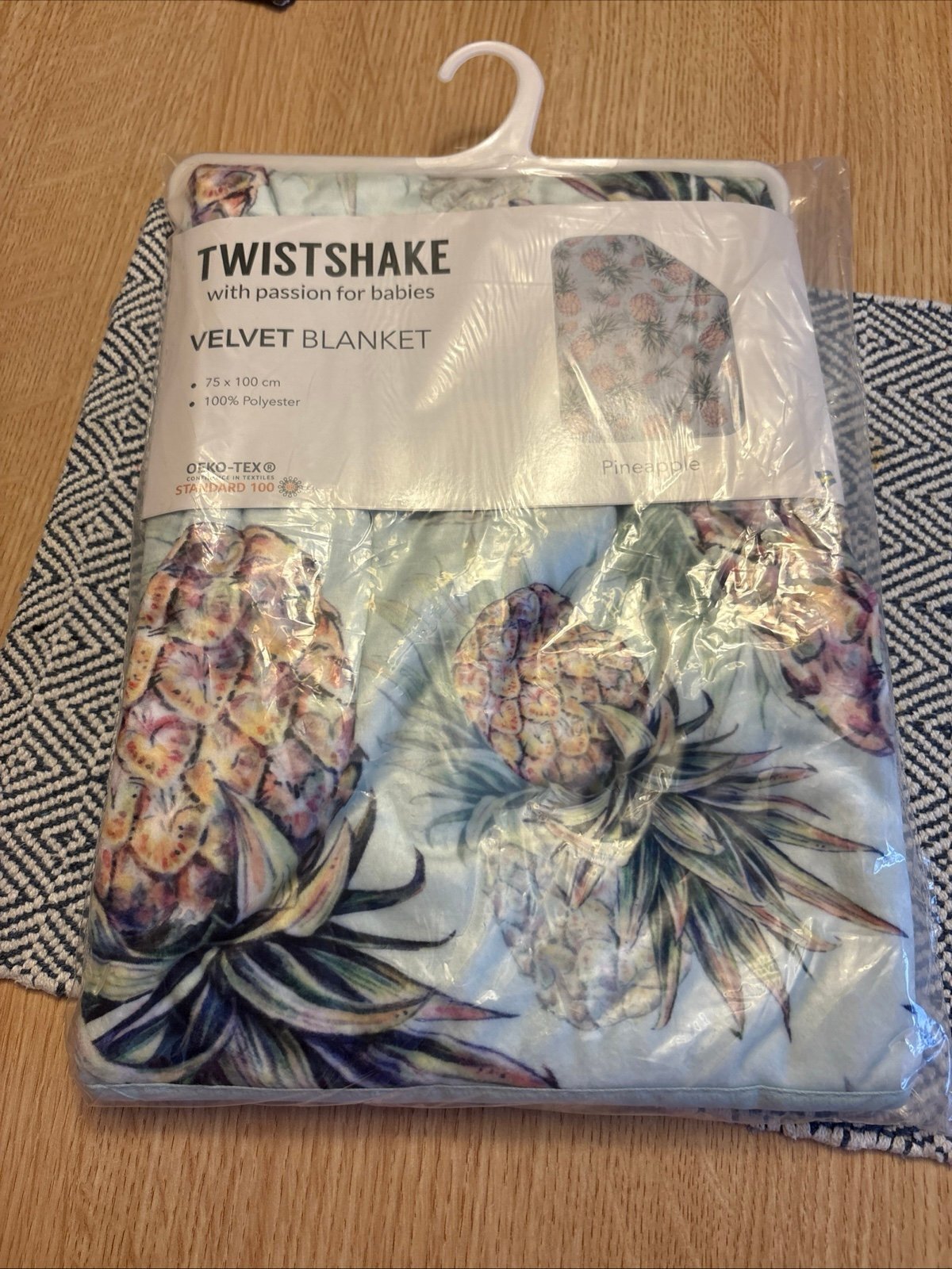 TwistShake Velvet Baby Blanket — photo 6